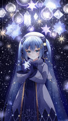  absurdres aqua_eyes bass_clef beret blue_bow blue_gloves blue_hair blue_tabard bow bowtie braid braided_bangs capelet commentary dress female fur-trimmed_capelet fur_trim gloves glowing gold_trim hair_ornament hairbow hat hatsune_miku highres holding holding_star light_blue_hair light_bulb light_bulb_hair_ornament long_hair looking_at_viewer musical_note musical_note_hair_ornament noneon319 octahedron small_stellated_dodecahedron smile snowflake_print solo star_(symbol) star_ornament starry_background string_of_light_bulbs tabard treble_clef twintails twitter_username upper_body very_long_hair vocaloid white_capelet white_dress white_hat yuki_miku yuki_miku_(2021) 