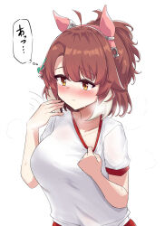  absurdres animal_ears blush breasts brown_hair closed_mouth collarbone commentary_request dantsu_flame_(umamusume) ear_covers female gryebooks gym_shirt gym_uniform highres horse_ears horse_girl hot large_breasts multicolored_hair shirt short_hair simple_background solo thought_bubble translation_request two-tone_hair umamusume white_background white_hair yellow_eyes 