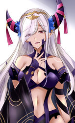  bare_shoulders breasts cleavage commentary_request female fire_emblem fire_emblem_engage grey_hair horns kirishima_riona large_breasts navel pointy_ears purple_eyes solo stomach upper_body zephia_(fire_emblem) 