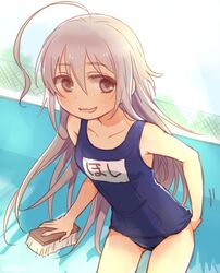  ahoge cleaning_brush commentary_request empty_pool female grey_eyes grey_hair hoshi_syoko idolmaster idolmaster_cinderella_girls long_hair name_tag old_school_swimsuit one-piece_swimsuit pool school_swimsuit solo swimsuit udon_(memai_no_kabe) 