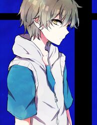  1boy amamiya_hibiya blue_background brown_hair commentary_request expressionless hood hooded_jacket hoodie jacket kagerou_project looking_at_viewer male_focus profile ringomaru solo upper_body yellow_eyes 