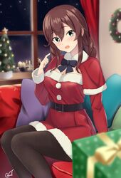  black_bow black_pantyhose blush bow box braid breasts brown_hair capelet christmas christmas_wreath cleavage couch dress female fur_trim gift gift_box hair_between_eyes highres indoors kantai_collection kotou_yogen long_hair long_sleeves looking_at_viewer medium_breasts night noshiro_(kancolle) open_mouth pantyhose red_capelet red_dress santa_costume sidelocks sitting solo star_(sky) star_(symbol) twin_braids window wreath 