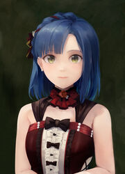  asymmetrical_bangs blue_hair closed_mouth earrings female green_background green_eyes highres hinoshita_akame idolmaster idolmaster_million_live! jewelry looking_at_viewer nanao_yuriko short_hair sleeveless smile solo upper_body 