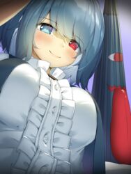  blue_eyes blue_hair blush breasts closed_mouth commentary_request female heterochromia highres karakasa_obake large_breasts long_tongue looking_at_viewer piyodesu red_eyes shirt short_hair smile solo tatara_kogasa tongue tongue_out touhou umbrella very_long_tongue white_shirt 