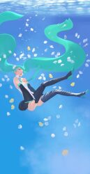  aqua_eyes aqua_hair female flower hair_flower hair_ornament hatsune_miku long_hair skirt solo thighhighs toro_(konirio) twintails underwater very_long_hair vocaloid zettai_ryouiki 