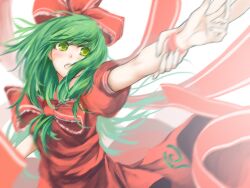  bow commentary_request female front_ponytail green_eyes green_hair hairbow hands highres kagiyama_hina long_hair metalwasabi open_mouth photoshop_(medium) puffy_sleeves short_sleeves solo touhou 