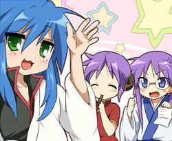  3girls angry bad_id bad_pixiv_id bespectacled blue_eyes blue_hair closed_eyes cosplay gintama glasses green_eyes hiiragi_kagami hiiragi_tsukasa izumi_konata kagura_(gintama) kagura_(gintama)_(cosplay) long_hair lucky_star maruki_(punchiki) mole mole_under_eye mouth_hold multiple_girls purple_hair sakata_gintoki sakata_gintoki_(cosplay) shimura_shinpachi shimura_shinpachi_(cosplay) waving 