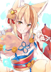  animal animal_ears animal_on_shoulder bell blonde_hair brown_hair female fire_emblem fire_emblem_fates fire_emblem_heroes fox_ears fur-trimmed_kimono fur_trim grin hair_ornament holding japanese_clothes jiino kimono mouse_(animal) mouse_on_shoulder multicolored_hair obi sash selkie_(fire_emblem) selkie_(new_year)_(fire_emblem) smile solo streaked_hair upper_body yellow_eyes 