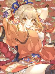  adjusting_hair animal_print arm_tattoo arms_behind_head arms_up bandaged_arm bandaged_leg bandages bird_print blonde_hair breasts female genshin_impact hair_ornament highres japanese_clothes kimono looking_at_viewer medium_breasts orange_eyes orange_kimono sarashi smile solo tattoo tied_hair yoco_n yoimiya_(genshin_impact) 