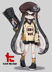  beret black_footwear black_hair black_shorts brown_eyes brown_hat closed_mouth dolphin_shorts female full_body hand_up hat holding inkling inkling_(language) inkling_girl inkling_player_character long_hair long_sleeves looking_at_viewer maco_spl orange_socks pointy_ears shoes short_shorts shorts sleeves_past_wrists smile socks solo splatoon_(series) splatoon_2 splattershot_jr_(splatoon) standing suction_cups tentacle_hair toni_kensa_(splatoon) trigger_discipline 