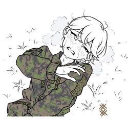  blush camouflage camouflage_shirt female finnish_army furrowed_brow grass grimace highres inka_aho long_sleeves lying on_ground one_eye_closed open_mouth ostwindprojekt partially_colored seno_lepo shirt short_hair solo tearing_up tears tourniquet white_background 