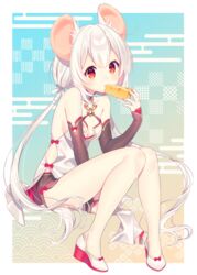  animal_ear_fluff animal_ears bare_shoulders between_legs black_shorts black_sleeves breasts cheese cleavage closed_mouth commentary_request detached_sleeves egasumi female food full_body grey_hair hair_between_eyes hand_between_legs hand_up highres holding holding_food kusumoto_shizuru long_hair long_sleeves looking_at_viewer low_twintails medium_breasts mouse_ears original red_eyes shoes short_shorts shorts sitting sleeves_past_wrists solo twintails very_long_hair white_footwear 