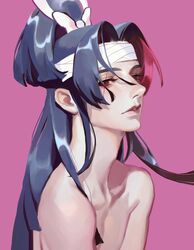  1boy adam&#039;s_apple black_hair bow eyelashes hairbow headband highres long_hair looking_at_viewer male_focus multicolored_hair nude onikiri_(onmyoji) onmyoji parted_lips pink_background pink_hair portrait red_eyes scar scar_across_eye simple_background solo streaked_hair three_quarter_view topknot yisiwanxi 