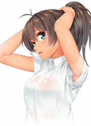  antenna_hair armpit_peek armpits arms_up blue_eyes breasts breath brown_hair collared_shirt commentary_request female ganaha_hibiki hair_between_eyes idolmaster idolmaster_(classic) large_breasts looking_at_viewer open_mouth ponytail see-through shirt short_sleeves simple_background solo sweat tan tanlines torii_yoshitsuna tying_hair upper_body white_background white_shirt 