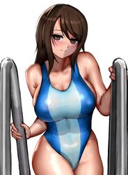  absurdres bad_id bad_pixiv_id blue_one-piece_swimsuit blush breasts brown_eyes brown_hair cleavage climbing closed_mouth commentary competition_swimsuit covered_navel cowboy_shot female girls_und_panzer half-closed_eyes highres large_breasts looking_at_viewer medium_hair mika_(girls_und_panzer) one-piece_swimsuit pool_ladder simple_background smile solo standing swept_bangs swimsuit takefu_jiin wet white_background 