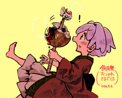  ! :o backlighting barefoot black_bow blush_stickers bow brown_eyes chabi_(amedama) commentary_request dated female food food_on_face from_side hair_intakes holding holding_food japanese_clothes kimono light_purple_hair long_sleeves looking_away mini_person minigirl motion_lines no_headwear open_mouth profile red_kimono sanpaku short_hair simple_background solo steam sukuna_shinmyoumaru takoyaki tareme toothpick touhou translation_request v-shaped_eyebrows wide_sleeves yellow_background 