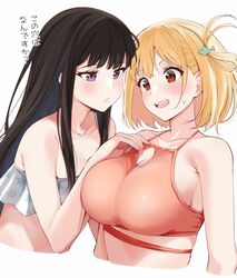  2girls absurdres bikini black_hair blonde_hair blush breasts collarbone commentary fish_hair_ornament hair_ornament highres inoue_takina kitaku_(nakamachi_machi) large_breasts long_hair lycoris_recoil multiple_girls nishikigi_chisato open_mouth print_bikini purple_eyes red_bikini red_eyes short_hair simple_background smile sweatdrop swimsuit translated upper_body white_background white_bikini yuri 