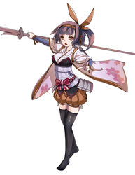  armor black_thighhighs bloomers blunt_bangs bow breasts brown_bow brown_eyes brown_hair brown_hairband commentary_request female floral_print full_body hairband hairbow highres holding holding_polearm holding_weapon japanese_armor japanese_clothes kimono kusazuri looking_at_viewer lord_of_vermilion_iii medium_breasts medium_hair naginata no_shoes open_mouth orange_bloomers polearm red_bow shimotsuki_nozomi side_ponytail simple_background solo standing thighhighs tomoe_gozen weapon white_background white_kimono 