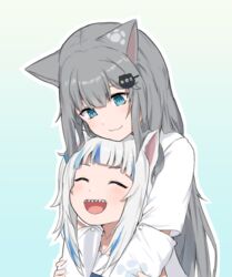  2girls :3 animal_ears aqua_background blue_eyes blue_hair blunt_bangs blush cat_ears cat_girl crossover gawr_gura gawr_gura_(casual) gradient_background grey_hair hair_ornament hairclip head_on_head head_rest hololive hololive_english indie_virtual_youtuber long_hair multicolored_hair multiple_girls nachoneko open_mouth sharp_teeth short_sleeves simple_background streaked_hair teeth tsukira_(amayadori) upper_body virtual_youtuber 