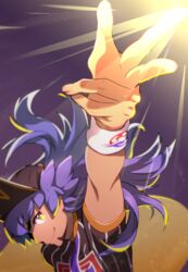  1boy absurdres arm_up baseball_cap champion_uniform charizard_pose closed_mouth commentary_request dark-skinned_male dark_skin facial_hair hat highres leon_(pokemon) long_hair looking_up male_focus pokemon pokemon_swsh purple_hair shirt short_sleeves smile solo upper_body w white_wristband yellow_eyes yunoru 