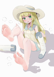  absurdres bare_legs barefoot blonde_hair blunt_bangs blush boots braid collared_dress commentary_request commission dress feet female flying_sweatdrops green_eyes hat highres holding holding_boots holding_clothes holding_footwear knees lillie_(pokemon) long_hair looking_at_viewer lts_kakuyo open_mouth pokemon pokemon_sm short_dress sitting skeb_commission sleeveless sleeveless_dress smile soles solo sweatdrop toes twin_braids unworn_boots white_background 