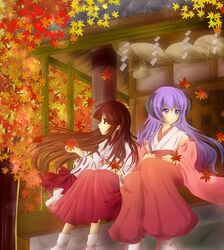  2girls autumn black_hair brown_eyes commentary_request detached_sleeves furude_rika hakama hakama_skirt hanyuu highres higurashi_no_naku_koro_ni horns japanese_clothes leaf long_hair miko multiple_girls purple_eyes purple_hair red_hakama rikkunia rope shide shimenawa shrine sitting skirt tree 