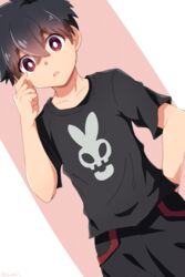  1boy black_hair black_pants black_shirt clant_st hair_between_eyes hands_on_own_face highres kemono_jihen kusaka_kabane lolicon looking_at_viewer male_focus open_mouth pants red_eyes shirt solo 