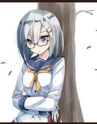  bespectacled blue_eyes breasts commentary_request crossed_arms female glasses gloves grey_hair hair_ornament hair_over_one_eye hairclip hamakaze_(kancolle) kantai_collection letterboxed long_sleeves looking_down medium_breasts neckerchief orange_neckerchief red-framed_eyewear school_uniform serafuku short_hair solo tenrai tree upper_body white_gloves 