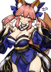  animal_ear_fluff animal_ears artist_name breasts cleavage closed_mouth commentary detached_collar detached_sleeves english_commentary fate/extra fate_(series) female fox_ears fox_girl fox_shadow_puppet fox_tail highres japanese_clothes kimono large_breasts long_hair looking_at_viewer obi oerba_yun_fang pelvic_curtain pink_hair rotomdocs sash simple_background smile solo tail tamamo_no_mae_(fate) thighhighs twintails white_background wide_sleeves yellow_eyes 