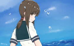  blue_sky brown_eyes brown_hair cloud commentary_request day female from_behind fubuki_(kancolle) highres kantai_collection looking_at_viewer looking_back low_ponytail ponytail saplus school_uniform serafuku short_ponytail short_sleeves sidelocks sky smile solo upper_body 