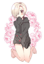  asymmetrical_bangs bare_legs barefoot black_hoodie blonde_hair blush chocho_(homelessfox) female floral_background hair_over_one_eye hood hoodie idolmaster idolmaster_cinderella_girls kneeling looking_at_viewer one_eye_covered open_mouth shirasaka_koume short_hair sleeves_past_fingers sleeves_past_wrists solo toes 