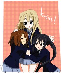  3girls =_= bad_id bad_pixiv_id blonde_hair blue_eyes blush_stickers brown_eyes brown_hair closed_eyes daburyu hirasawa_yui hug k-on! kotobuki_tsumugi long_hair multiple_girls nakano_azusa sakuragaoka_high_school_uniform school_uniform short_hair twintails 