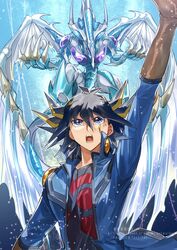  1boy antenna_hair arm_up black_hair black_shirt blue_coat blue_eyes brown_gloves coat commentary_request duel_monster fudo_yusei fushitasu gloves hair_between_eyes looking_up male_focus open_clothes open_coat open_mouth shirt stardust_dragon teeth tongue upper_body watermark yu-gi-oh! yu-gi-oh!_5d&#039;s 