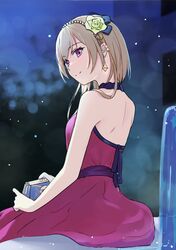  alternate_costume bag bare_shoulders blurry blurry_background brown_hair cie_yukari dress earrings female flower fountain hair_flower hair_ornament handbag highres jewelry legend_clover looking_at_viewer night official_alternate_costume purple_eyes red_dress short_hair siegfried_(legend_clover) smile solo water 