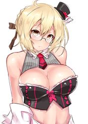  artoria_pendragon_(fate) blonde_hair breasts brown_eyes commentary_request cosplay fate/grand_order fate_(series) female glasses hat highres matou_sakura matou_sakura_(cosplay) matou_sakura_(street_choco-maid) matou_sakura_(street_choco-maid)_(cosplay) medium_breasts mini_hat mini_top_hat mysterious_heroine_x_alter_(fate) sankakusui simple_background solo top_hat white_background 