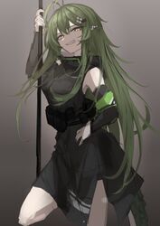  arknights armband crocodilian_tail detached_sleeves female gavial_(arknights) green_hair hair_ornament highres long_hair narrowed_eyes oerba_yun_fang ozeu0916 pale_skin pointy_ears smile smug staff tail yellow_eyes 