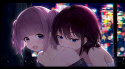  2girls bare_shoulders biting_shoulder blue_eyes blurry blurry_background blush brown_hair chinese_commentary collarbone commentary_request girls_band_cry grey_eyes hair_between_eyes highres hina_(girls_band_cry) indoors iseri_nina letterboxed low_twintails multiple_girls off_shoulder open_mouth pink_hair short_hair short_twintails sidelocks twintails upper_body window yun_cao_bing yuri 