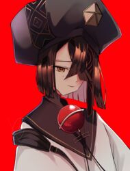  absurdres black_hair black_hat breasts brown_eyes chinese_clothes commentary fate/grand_order fate_(series) female hair_over_one_eye hat highres kankitsu_kei long_sleeves looking_at_viewer mole mole_under_eye red_background robe short_hair small_breasts smile solo space_xu_fu_(fate) white_robe xu_fu_(fate) 