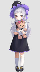  aged_down alternate_costume arched_bangs black_dress black_footwear black_hat black_ribbon bow brown_eyes closed_mouth commentary_request dress female forehead full_body grey_background grey_hair hat highres hololive hugging_object kneehighs konkito long_hair long_sleeves murasaki_shion purple_bow red_bow ribbon shirt shoes short_eyebrows simple_background sleeveless sleeveless_dress socks solo standing star_(symbol) striped striped_bow stuffed_animal stuffed_toy teddy_bear thick_eyebrows very_long_hair virtual_youtuber white_shirt white_socks witch_hat 