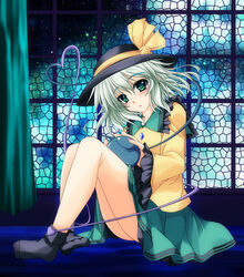  aoi_hiro bow commentary_request female green_eyes green_hair hat hat_bow heart heart_of_string komeiji_koishi photoshop_(medium) sash sitting solo stained_glass touhou wide_sleeves 