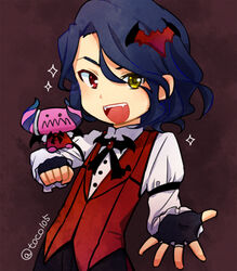  1boy adapted_costume asselin_bb_ii black_gloves commentary_request cosplay fangs fingerless_gloves gloves heterochromia idolmaster idolmaster_side-m juliet_sleeves long_sleeves male_focus my_dear_vampire_(idolmaster) outstretched_hand puffy_sleeves purple_background red_eyes satan_(idolmaster) stuffed_toy toko twitter_username yellow_eyes 