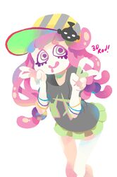  3d_rod! artist_name baseball_cap black_shirt bracelet clownfish commentary_request double_v drooling eyelashes female fish fish_hair_ornament green_eyes green_skirt hair_ornament harmony&#039;s_clownfish_(splatoon) harmony_(splatoon) hat highres jewelry long_hair miniskirt no_nose open_mouth pink_hair pleated_skirt saliva shirt simple_background skirt smile solo splatoon_(series) splatoon_1 striped_clothes striped_headwear tentacle tropical_fish v white_background 