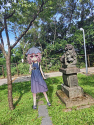  ... bad_id bad_pixiv_id bare_arms bare_shoulders blue_dress blue_footwear blue_headwear blush bug bug_bite camera closed_mouth commentary day double_bun dress female fence hair_between_eyes hair_bun highres holding holding_camera lamppost long_hair looking_at_viewer mosquito original outdoors photo_background pink_hair purple_eyes sandals shiodome_oji sleeveless sleeveless_dress solo spoken_ellipsis standing statue symbol-only_commentary tree v-shaped_eyebrows wavy_mouth 