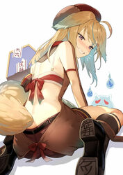  animal_ears beret blonde_hair blue_hair blush brown_footwear brown_shorts clenched_teeth commentary_request copyright_request female from_behind hat highres kakage looking_at_viewer multicolored_hair purple_eyes shinsougumi shitagai_nora shorts simple_background sitting smile solo tail teeth two-tone_hair virtual_youtuber white_background 