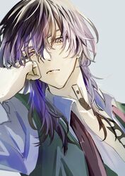  1boy bad_id bad_twitter_id black_hair black_vest chest_tattoo closed_mouth ear_piercing grey_background hair_between_eyes haitani_rindou hand_up head_rest highres long_hair looking_at_viewer male_focus multicolored_hair neck_tattoo necktie ogura_aoi open_clothes open_shirt piercing purple_eyes purple_hair purple_shirt red_necktie shirt simple_background solo tattoo tokyo_revengers two-tone_hair upper_body vest 