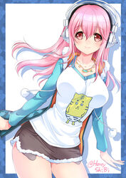  blush breasts camouflage_hoodie commentary_request female guitar_necklace headphones highres hood hoodie jewelry large_breasts long_hair looking_at_viewer necklace nitroplus open_clothes open_hoodie pink_hair pom_pom_(clothes) raglan_sleeves red_eyes shibi sleeveless sleeveless_hoodie smile solo star_(symbol) star_necklace super_sonico twitter_username 