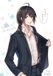  1boy ahoge androgynous character_name commentary_request cowboy_shot dated formal highres idolmaster idolmaster_side-m jacket male_focus open_clothes open_jacket producer_(idolmaster) producer_(idolmaster_side-m_anime) shiron_(shiro_n) simple_background solo suit suspenders triangle white_background 