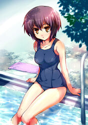  black_one-piece_swimsuit breasts brown_eyes brown_hair commentary_request female kashi nagato_yuki one-piece_swimsuit pool pool_ladder poolside school_swimsuit short_hair sitting soaking_feet solo suzumiya_haruhi_no_yuuutsu swimsuit water 