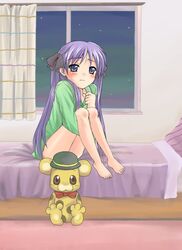  barefoot bed bed_sheet bonta-kun bottomless female full_body full_metal_panic full_metal_panic?_fumoffu hiiragi_kagami indoors long_hair looking_at_viewer lucky_star on_bed pajamas purple_hair sitting solo very_long_hair yuki_mashiro 