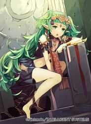  bad_id bad_twitter_id barefoot bracelet braid commentary_request female fire_emblem fire_emblem:_three_houses fire_emblem_cipher flat_chest green_eyes green_hair hair_ribbon jewelry kurosawa_tetsu long_hair midriff navel official_art pointy_ears ribbon ribbon_braid side_braid sitting solo sothis_(fire_emblem) sparkle tiara two_side_up 